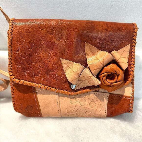 NWOT Unbranded Leather Floral Snap Button Handmade Brown Tan Handle Clutch Bag - Picture 1 of 3